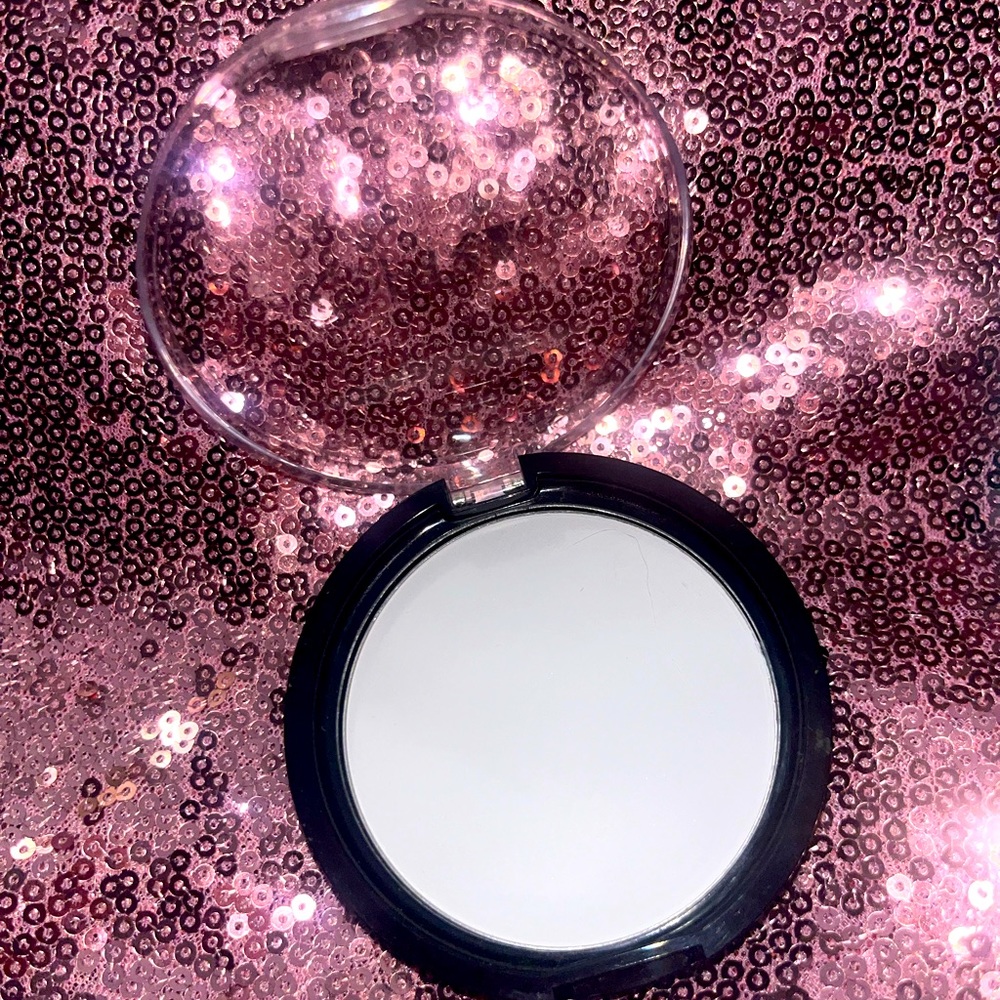 OFRA Pressed Powder Oil Control